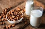 La leche y sus derivados, desde el yogur hasta la mantequilla, son alimentos llenos de nutrientes que los sustitutos vegetales no pueden igualar. Foto: transformer.blogs.quo.es