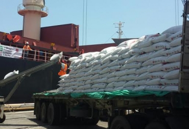 Un total de 400 mil bultos serán llevados a las bodegas alquiladas en la ciudad de Santa Marta. Foto: CONtexto ganadero. Fertilizantes traídos desde Rusia