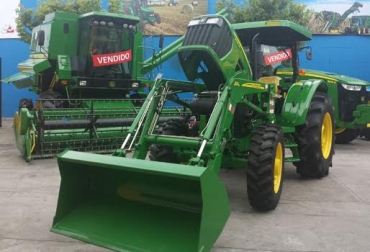 Tractores y productores de alimentos, son las máquinas más vendidas durante la versión XX de Agroexpo. Foto: CONtexto ganadero. Maquinaría agropecuaria en Colombia