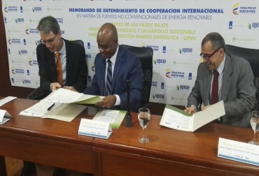 El convenio se firmó el pasado 21 de diciembre en nuestro país. Foto: MinAmbiente. colombia energías renovables