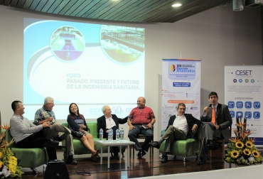 La discusión se llevó a cabo en el marco del foro Presente, Pasado y Futuro de la Ingeniería Sanitaria en la Universidad de Antioquia. Foto: UdeA. desperdicios, Ingeniería Sanitaria, salud pública y el medio ambiente, problemas de contaminación, manejo de residuos sólidos, agua potable, agua potable y saneamiento, macronutrientes que se usan como fertilizantes en la agricultura, reciclaje, reciclaje en colombia, abonos, universidad de antioquia, ganadería, noticias ganaderas, noticias ganaderas colombia, contexto ganadero