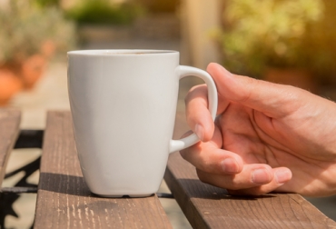 Un nuevo estudio, esta vez de la facultad de medicina de la Universidad Javeriana, ratificó que el consumo diario de café ayuda a prevenir la mortalidad cardiovascular. Foto: Creado por Dragana_Gordic / Freepik.es Café, salud, bienestar, investigación, consumo, Fedecafé, mortalidad, cardiovascular, compuestos, bebida, hábitos, atributos, Ganadería, ganadería colombia, noticias ganaderas colombia, CONtexto ganadero.