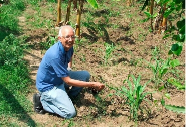 El profesor de la Universidad Estatal de Ohio y Premio Mundial de la Alimentación 2020, Rattan Lal, lleva adelante junto al IICA el programa “Suelos Vivos de las Américas”, cuyo objetivo es articular esfuerzos en el combate a la degradación de los suelos, que se ha constituido en una severa amenaza a la producción de alimentos. Foto: IICA Suelo, salud del suelo, Rattan Lal, IICA, “Suelos Vivos de las Américas”, degradación de los suelos, agricultura más sostenible, Mejorar la salud de los suelos, secuestro de carbono, Cumbre de Sistemas Alimentarios 2021, vacas, vacas Colombia, lechería, bovinos, ganadería bovina, ganadería bovina Colombia, noticias ganaderas, noticias ganaderas Colombia, contextoganadero