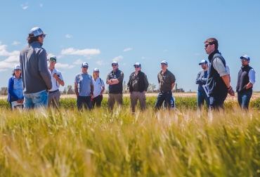 Durante el día de campo, la compañía dio a conocer sus apuestas en materia de producción sostenible. Foto: supercampo.perfil.com Ganadería, ganadería colombia, noticias ganaderas, noticias ganaderas colombia, CONtexto ganadero, cervecería, cerverza quilmes, cerveza quilmes argentina, produccion de cerveza quilmes, agricultura sostenible cerveza quilmes, bichos de campo,
