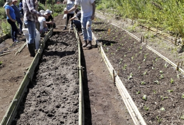 Esta es una de las técnicas que se aplican en el sistema de agricultura biointensiva, desarrollada por John Jeavons para el cultivo orgánico de alimentos. Foto: metododecultivobiointensivo.blogspot.com doble excavacion