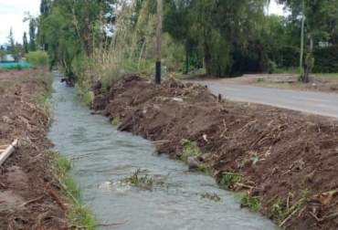 Una forma de proteger el suelo es a través de canales de infiltración o desviación de agua, así como también las terrazas. Foto: diadelsur.com estructuras para proteger el suelo
