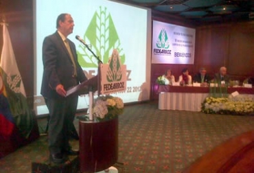 Juan Camilo Restrepo, ministro de Agricultura, durante su intervención ante los arroceros. Foto: Cortesía Ministerio de Agricultura. Juan Camilo Restrepo, ministro de Agricultura.