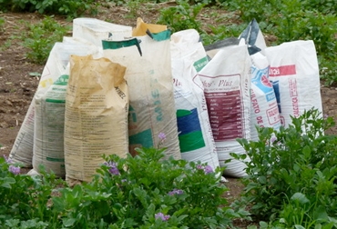 En oportunidades el valor de los productos crece entre un 25 y 35%. Foto: Alcaldía de Pitalito. Insumos agropecuarios