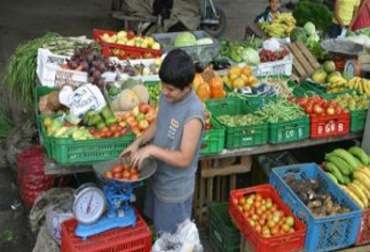 Las centrales de abasto están a la expectativa ante la posible alza en los precios de frutas y hortalizas. Foto: Gobernación de Cundinamarca. Alza en precios de alimentos.jpg