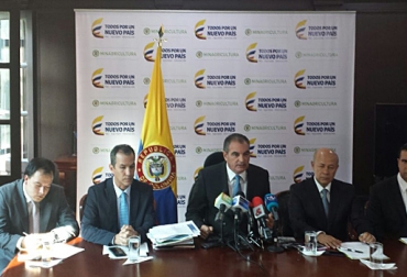 La rueda de prensa para dar a conocer el anuncio fue el pasado 28 de enero. Foto: CONtexto ganadero. minagricultura Aurelio Iragorri Valencia
