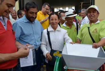 Aunque se desconoce la agenda, se espera que en otras zonas productoras inicien estos seminarios. Foto: Federación de Cafeteros. Cafeteros de Quindío