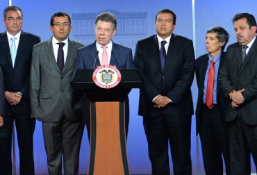 Juan Manuel Santos, en su alocución, luego de la reunión con ministros y gobernadores. Foto: SIC. Juan Manuel Santos
