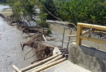 Las permanentes precipitaciones han causado que el nivel de los ríos crezca, afectando de paso las vías. Foto: @DiarioDelLlano. Invierno en Colombia