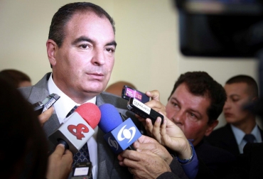 “No nos dejaremos amilanar por el clima pues estamos pensando es en sembrar un millón de nuevas hectáreas”: Iragorri. Foto: Cortesía. aurelio iragorri minagricultura