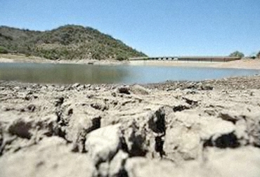 El Gobierno nacional aseguró que hay desperdicio de agua en La Guajira, mientras que los productores locales afirman que no hay agua ni para el consumo humano. Foto: sequiaellaguajira.blogspot.com agua en la guajira, acueducto en la guajira, agua para las reses, Represa de Ranchería, .contexto ganadero