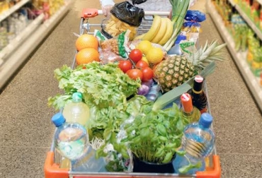 Alimentarse en el país es cada vez más costoso. El clima, la devaluación del peso y las importaciones han afectado el precio de los alimentos. Foto: portento.mx mercado