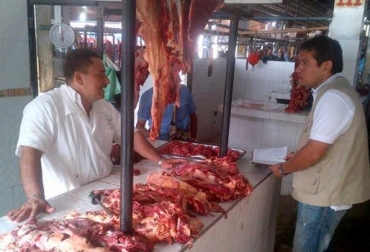 Líderes gremiales manifestaron la necesidad que hay de aumentar las revisiones y controles en los puntos de venta y expendios de carne. Foto: Joanpa.com. falta de control en expendios de carne en Colombia, expendios de carne en Colombia, carne de dudosa procedencia, Abigeato y sacrificio clandestino, falta de control de secretarias de salud, ganaderos de colombia, CONtexto ganadero