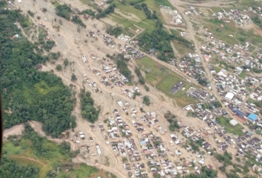 En situaciones como esta, que se pudieron haber prevenido, en vez de estar buscando evadir responsabilidades y señalar culpables, lo que realmente se debería estar haciendo es encontrar la manera de ayudar. Foto: radiosuperpopayan.com tragedia en Putumayo, avalancha en Mocoa, invierno en putumayo, producción ganadera en Putumayo, Ganaderos de Putumayo, CONtexto ganadero
