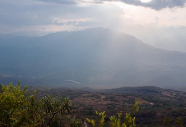 “Las lluvias han hecho sus efectos hasta ahora de manera positiva, en lo que se refiere a las praderas”, dijo Carlos Andrés Pinilla. Foto: Pinterest Inquietud por variedad del clima, Hoya del Río Suarez, fenómeno de La Niña, precipitaciones, beneficio de praderas, 260 mil bovinos, llueve y hace sol, Carlos Andrés Pinilla, CONtexto Ganadero, noticias de ganadería colombiana.