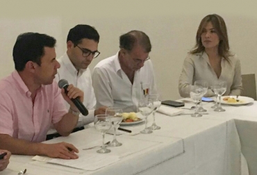 Tania Buitrago González fue designada como gobernadora de La Guajira desde noviembre de 2017. Foto: @LAGUAJIRAGOB Ganaderos Gobernación Guajira, Reunión Asogagua Gobernadora La Guajira enero 2018, Proyectos ganaderos La Guajira, Asociación de Ganaderos de La Guajira, Asogagua, proyecto repoblamiento bovino La Guajira, gobernadora Guajira enero 2018, Gobernación de La Guajira, gobernadores de La Guajira, CONtexto ganadero, ganaderos colombia, noticias ganaderas colombia