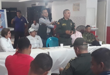 La reunión en Hatillo de Loba (Bolívar) contó con la presencia de funcionarios de Policía, Ejército, Fiscalía y el ICA. oto: Cortesía Abigeato Mompox Bolívar 2018, ganadero Mompox 2018, reunión ganaderos Mompox Ejército Policía ICA 2018, ganaderos depresión momposina, foco fiebre aftosa San Diego Cesar, reunión ganaderos depresión momposina 2018, red de participación cívica, abigeato en Mompox, CONtexto ganadero, ganaderos colombia, noticias ganaderas colombia