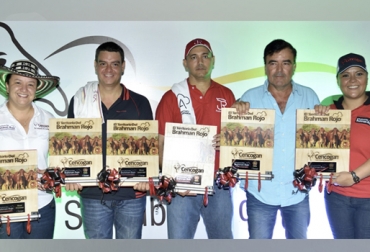 El evento reconoce a quienes adelantan una cría exitosa de animales Brahman en el sur de Córdoba y norte de Antioquia. Foto: Cencogan. Ganadería, ganadería colombia, noticias ganaderas, noticias ganaderas colombia, CONtexto ganadero, territorio brahman rojo, Cencogan, Territorio Brahman Rojo 2018, subastas ganaderas, subastas ganaderas en colombia, subastas ganaderas en caucasia, subastas en córdoba, johana fernández, brahman caucasia, brahman córdoba, venta de brahman rojo