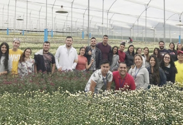 Los alumnos visitaron Jardines del Portal, una compañía dedicada a la exportación de flores. Foto: UFPS. ganadería, ganadería colombia, noticias ganaderas, noticias ganaderas colombia, contexto ganadero, Universidad Francisco de Paula Santander, visitas académicas, empresas del sector productivo, Ingeniería Agroindustrial, José Alfredo Gutiérrez, Jardines del Portal, ESTRA, CONTEGRAL, Universidad de Antioquia,