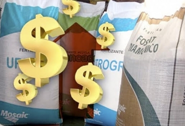 “Precios de fertilizantes continúan con su tendencia alcista incluso en enero de 2019”, dijo Mariano Restrepo Flórez. Foto: contextoganadero.com Alza recurrente de insumos, alza de productos concentrados, fabricación de alimentos concentrados, alza de precio de fertilizantes, intervención del gobierno, CONtexto ganadero, noticias de ganadería colombiana.