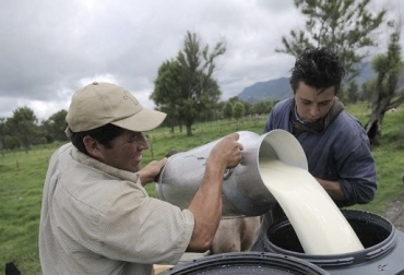 “La globalización debe concretarse en la propuesta del Ministerio de Agricultura de reordenar las nueve cadenas productivas del sector”, dijo Ramiro Camacho. Foto: Boyacá Extra Globalización, diseñar una política agropecuaria articulada y de Estado, consensos, unión, retos de la globalización, políticas de Estado, políticas articuladas, cesar el enredo, una entidad le pisa terrenos a otra, desarticulación estatal, CONtexto ganadero, noticias de ganadería colombiana.