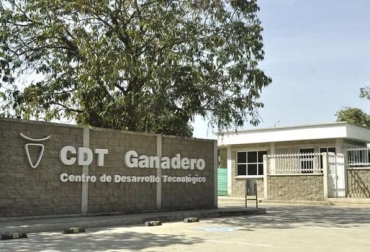 El CDT Ganadero cuenta con equipos de última tecnología al servicio de los ganaderos de Cesar y de todo el país. Foto: elpilon.com.co CDT ganadero Cesar, Situación del CDT Ganadero Cesar a marzo de 2019, Laboratorio de leche, clonación de bovinos en Colombia, Gobernación Cesar, Centro de Desarrollo Tecnológico Cesar marzo 2019, Gerente CDT Cesar, Situación CDT Cesar, director CDT Cesar, director CDT Cesar Alberto Maestre, CDT ganaderos Cesar, ganaderos Cesar, CONtexto ganadero, ganaderos colombia, noticias ganaderas colombia