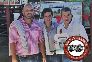 El MVZ Juan David Peláez (izq.) fue parte de la Asociación Angus & Brangus de Colombia durante 11 años, de los cuales ejerció 5 como director ejecutivo. Foto: Cortesía Asociación Angus Brangus 2019, balance Juan David Peláez Angus & Brangus, gestión Juan David Peláez Angus & Brangus, Día de Campus Asociación Angus & Brangus, día de campo Aso Angus Brangus, Comprar Brangus en Colombia, día de campo Angus, día de campo brangus, noticias Angus Colombia, noticias Brangus Colombia, información Brangus Colombia, Asociación Angus & Brangus, CONtexto ganadero, ganaderos colombia, noticias ganaderas colombia