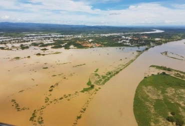 “Hace 15 días se presentó la primera inundación en el punto Santillana”, dijo Jaime Camacho. Foto: Cortesía. Temor por el desbordamiento del río Cauca, inundación de terrenos de Nechí, inundaci+on de seis municipios de La Mojana, desbordamiento desde hace 20 años, solución inmediata, cultivos de arroz, muerte de bovinos, construcción de barreras, ruptura de carretera en el punto Colorado, protección a ganadería y arroceros, CONtexto ganadero, noticias de ganadería colombiana.