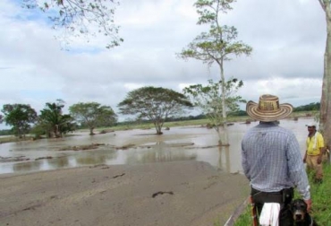 Las intensas lluvias en Santander están afectando algunos predios de ganaderos del sector. Foto: Digame.com.co Ganadería, ganadería colombia, noticias ganadera colombia, CONtexto ganadero, Lluvias, Praderas, bloqueos vías, desbordamientos, inundaciones, fuertes lluvias, Precipitaciones, afectaciones lluvias, invierno, Verano, Santander, milimetros, problemas viales, Vías, carreteras, predios, Jaime Clavijo ganaderos, ganaderos colombia