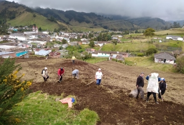 Allianz, Previsora Seguros, Mapfre, Seguros Bolívar, Sura y Pro Agro Seguros son algunas de las compañías con las que se pueden tramitar los seguros. Foto: Gobernación de Caldas. Ganadería, ganadería colombia, noticias ganaderas, noticias ganaderas colombia, CONtexto ganadero, seguro, seguro agropecuario, seguro agropecuario colombia, Ministerio de Agricultura, Gobernación de Caldas, agricultores de caldas