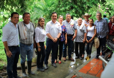 El proyecto va a beneficiar a 120 pequeños ganaderos de 10 municipios, incluido Sabana de Torres. Foto: Gobernación de Santander. Ganadería, ganadería colombia, noticias ganaderas, noticias ganaderas colombia, CONtexto ganadero, Sistemas silvopastoriles, sistemas silvopastoriles santander, Ganaderos de Santander, Gobernación de Santander, Sabana de Torres, silvopastoriles en santander