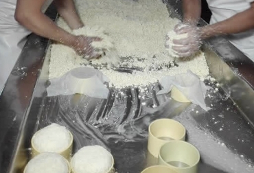 Es necesario visibilizar el trabajo de las mujeres caqueteñas. Foto: colombia-inn.com.co Mujeres rurales, proyecto, grupos, programa, proyecto, ruta del queso, Caquetá, departamento, Colombia, estandarizar, producir queso, producir, transformación de la leche, transformación, formalizar, estandarizar, negocio, modelo, quesería rural, comité de ganaderos, zona, Unión Peneya, conflicto, afectada, CONtexto ganadero, ganaderos Colombia, noticias ganaderas Colombia