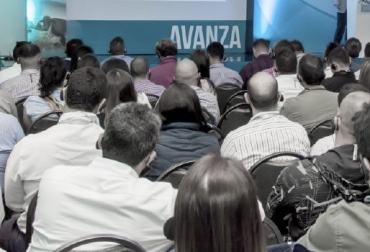 La primera versión del Simposio Avanza se realizó en Medellín en 2017. Foto: simposioreproduccionbovina.com 2° Simposio Internacional de Avances sobre Reproducción Bovina, msd salud animal colombia, avanza 2019, Simposio Internacional de avances sobre reproducción Bovina, Ganadería, Reproducción Bovina, reproducción bovina en colombia, MSD Salud Animal, Biotecnología reproducción bovina, ganadería colombia, CONtexto ganadero, noticias ganaderas colombia