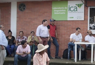Ganaderos de Arauca invitan a macha pacífica por fallas en la atención del ICA en esa región. Foto: lavozdelcinaruco.com ganaderia, ganaderia colombia, ganaderia colombiana, contexto ganadero, noticias ganaderas, noticias ganaderas colombia, ica, ica arauca, problemas guias arauca, falta dines, fakta movilizacion, demora solicitudes ica, marcha ica arauca, resolución zona de frontera ica, oficinas ica arauca, ganaderos, ganaderos colombia, ganaderos arauca