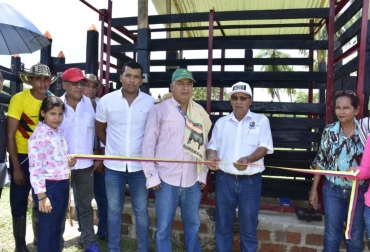 El dispositivo será de gran utilidad para los productores de la zona. Foto: Gobernación de Sucre. Ganadería, ganadería colombia, noticias ganaderas, noticias ganaderas colombia, CONtexto ganadero, báscula para el ganado, báscula ganaderos de sucre, báscula ganaderos de la mojana, Cogamojana, comité de ganaderos de La Mojana, báscula para ganaderos de sucre, Sucre, ganadería de sucre