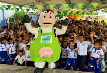 La Vaca Ana hará un recorrido por cinco departamentos. Vaca Ana, fomento al consumo, Fondo Nacional del Ganado, FNG, Fedegán, noticias de ganadería colombiana, CONtextoganadero