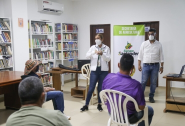 15 000 campesinos santandereanos se beneficiarán con la iniciativa. Foto: Gobernación de Santander. Ganadería, ganadería colombia, noticias ganaderas, noticias ganaderas colombia, CONtexto ganadero, el campo a un clic, venta sin intermediarios, venta de productos agropecuarios sin intermediarios, campo a un clic santander, productores de santander, agro santander, agricultores de santander, Gobernación de Santander