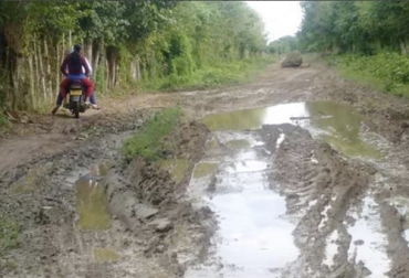 El mal estado de las vías ha generado sobre costos y pérdidas para los ganaderos. Foto: larazon.co Ganadería, ganadería colombia, noticias ganaderas, noticias ganaderas colombia, CONtexto ganadero, Vías terciarias, mal estado de vías terciarias, Vías Rurales, mal estado de vías rurales, condiciones de vías terciarias, Vías terciarias en Córdoba, vías terciarias en san Jorge