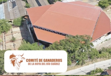 Después de varios años de iniciarse la remodelación, finalmente el coliseo de ferias del Socorro quedó listo y fue entregado al Comité de Ganaderos para su administración. Foto: facebook.com/comitedeganaderos.delahoyadelriosuarez - facebook.com/AlcaldiaSocorroSantander coliseo de ferias, El Socorro, Santander, escenario, Feria Ganadera, administración, eventos, proyecto, Infraestructura, Gobernación, regalías, Ganadería, ganadería colombia, noticias ganaderas colombia, CONtexto ganadero