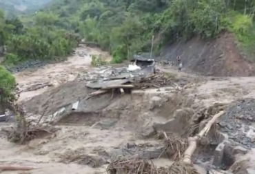 Los deslizamientos de tierras producidos en el Valle del Cauca tienen preocupados a los productores quienes no pueden sacar sus productos de la zona. Foto: Cortesía Ganadería, ganadería colombia, noticias ganaderas, noticias ganaderas colombia, CONtexto ganadero, deslizamientos, deslizamientos de tierra, avalanchas, fuertes lluvias, deslizamientos de tierras en valle del cauca, afectaciones invierno en valle del cauca