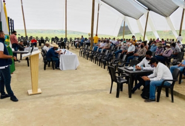 Con la participación de más de 150 productores se avanzó en la creación de la Asociación de Ganaderos del Nordeste antioqueño. Foto: Cortesía Suganordeste, Asociación de Ganaderos, nordeste antioqueño, Segovia, Remedios, Vegachí, Yalí, Yolombó, Amalfi, Cisneros, San Roque, Santo Domingo, Anorí, Tecnig@n, cría, levante, ceba, lechería doble propósito, silvopastoril, bosques, riqueza hídrica, autopista 4G, Bajo Cauca Antioqueño, Puerto Berrio, Cartagena, exportaciones, Ganadería, ganadería colombia, noticias ganaderas colombia, CONtexto ganadero