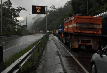 La crisis social y la pandemia llevaron a los gremios del suroocidente del país a proponer medidas que conlleven a la recuperación de la pequeña y mediana empresa. Foto: Caracol Radio. Cauca, bloqueos, paro, pérdidas, empresas, Cámara de Comercio, reducción, ventas, insumos, cierre parcial, Desempleo, informalidad, exportaciones, aguacate, quinua, bandas, Café, Campesinos, indígenas, corredor humanitario, combustible, estaciones de servicio, Comercio, gremios, empresarios, Ganadería, ganadería colombia, noticias ganaderas colombia, CONtexto ganadero