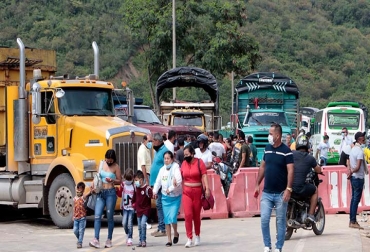 Los productores de la zona piden al presidente Duque levantar los bloqueos que siguen afectando al país. Foto: La Opinión. Ganadería, ganadería colombia, noticias ganaderas, noticias ganaderas colombia, CONtexto ganadero, Ganaderos de Antioquia, Magdalena Medio, ganadería del Magdalena medio, bloqueos, paro, paro en Colombia, bloqueos en colombia