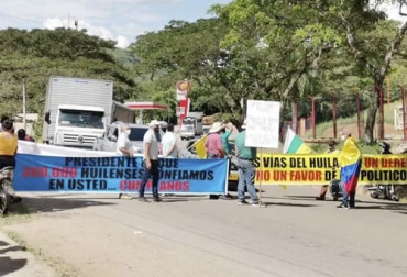 El representante de Asogualpa, gremio de ganaderos en Guadalupe, manifestó que continúan los traumatismos por el cierre de vías en el departamento de Huila. Foto: lavozdelaregion.co ganaderos huila, Cadena láctea afectada por bloqueos, bloqueos 2021, vías afectadas por bloqueos 2021, bloqueos paro nacional 2021, paro nacional, paro nacional 2021, productores Huila 2021, ganaderos Huila afectados por bloqueos, ganado bovino, ganadería bovina, ganaderos, ganaderos colombia, ganado, vacas, vacas Colombia, bovinos, Ganadería, ganadería colombia, noticias ganaderas, noticias ganaderas colombia, CONtexto ganadero, contextoganadero