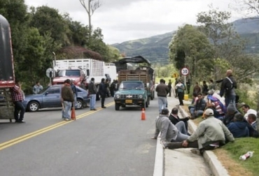 Como consecuencia de los bloqueos, se ha restringido el abastecimiento de combustible, así como también se han perdido acuerdos formalizados hace varios años para vender leche a procesadoras. Foto: diariodelsur.com.co Paro Nariño 2021, productores de leche de Nariño 2021, productores lecheros Nariño 2021, ganaderos Nariño, combustible Nariño, afectaciones paro 2021, paro nacional 2021, paro nacional Colombia 2021, afectaciones ganaderos por el paro, ganado bovino, ganadería bovina, ganaderos, ganaderos colombia, ganado, vacas, vacas Colombia, bovinos, Ganadería, ganadería colombia, noticias ganaderas, noticias ganaderas colombia, CONtexto ganadero, contextoganadero