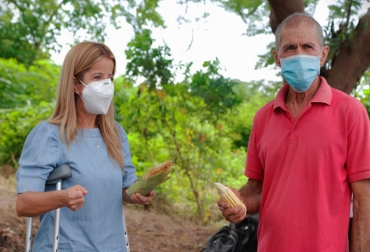 El proyecto se viene implementando en 22 municipios del departamento para la siembra de más de 2.000 hectáreas de semillas de maíz, papaya, melón, ahuyama y fríjol. Foto: Gobernación del Atlántico. Ganadería, ganadería colombia, noticias ganaderas, noticias ganaderas colombia, CONtexto ganadero, atlántico, recuperación económica atlántico, campo del atlántico, Gobernación del Atlántico, Semillas de Vida, Tu negocio a toda marcha, Semillas de Vida atlántico, Tu negocio a toda marcha atlántico